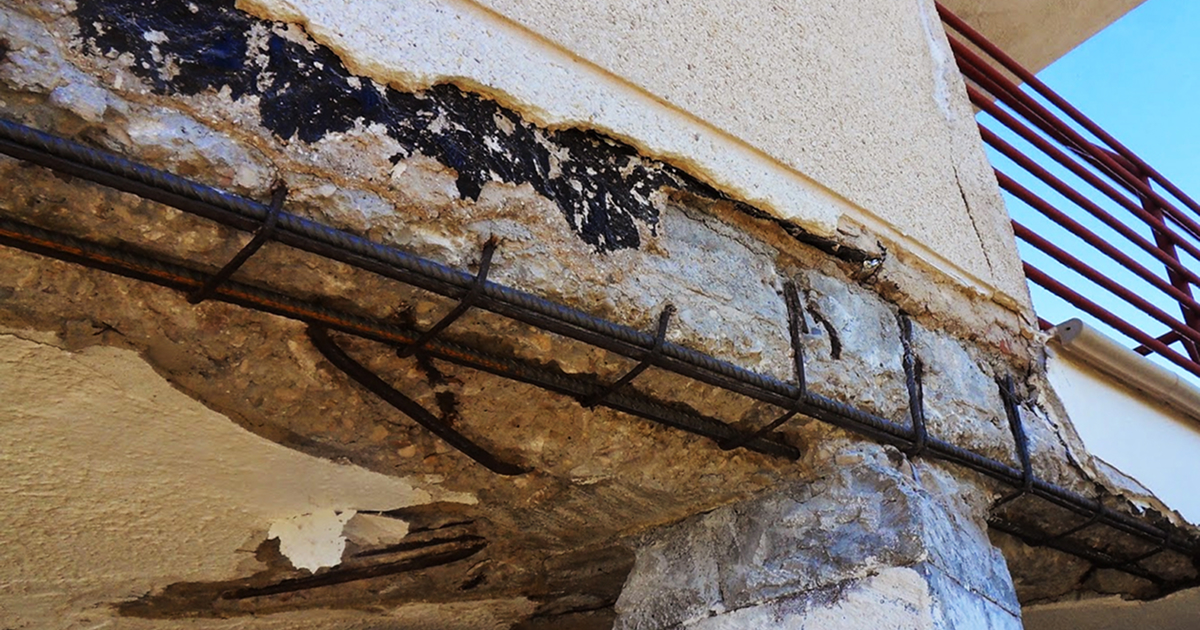 Corrosión en cimentaciones: sulfatos, cloruros y suelos agresivos que atacan el concreto desde abajo